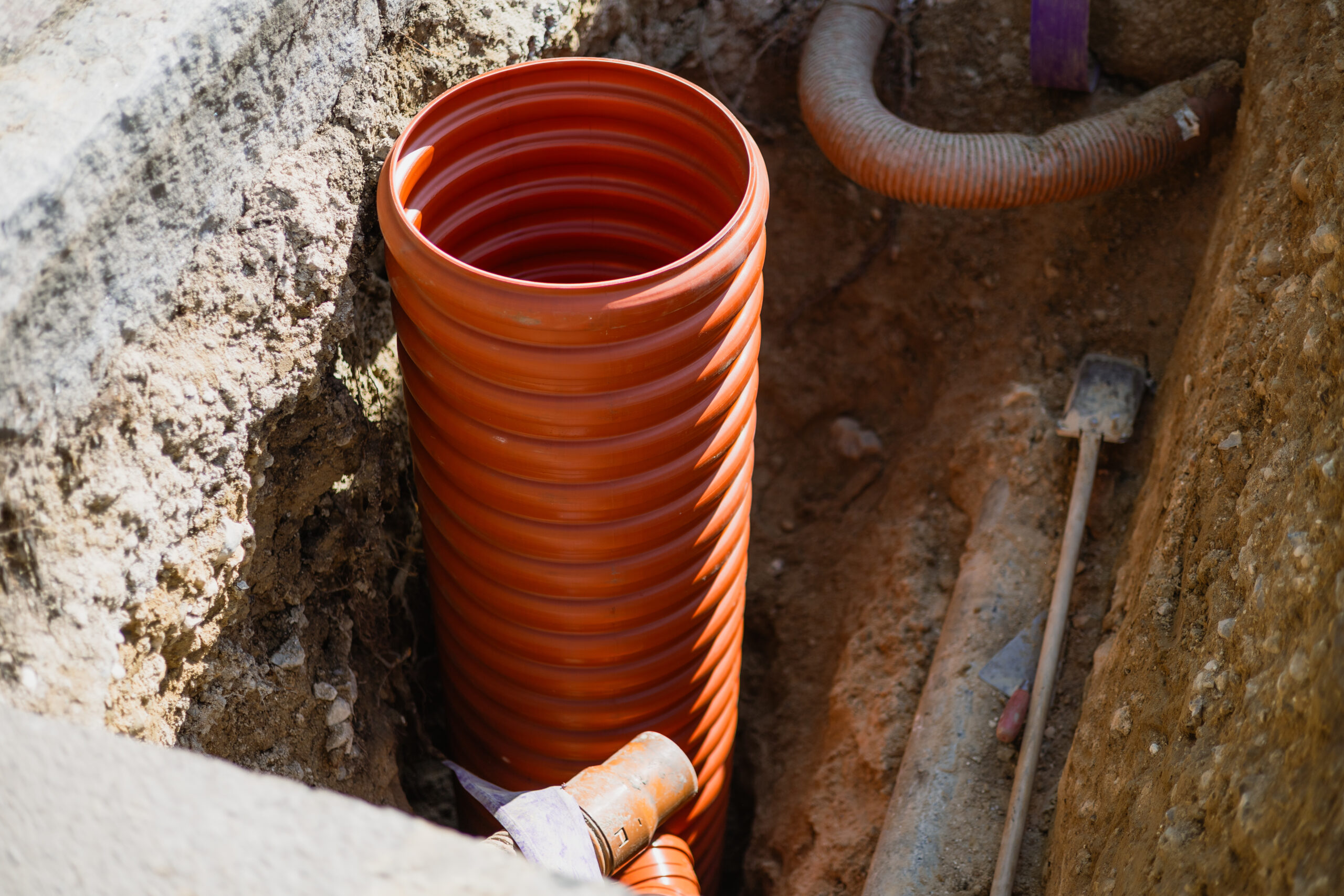 Klargøring til overfladebehandling omkring brønd